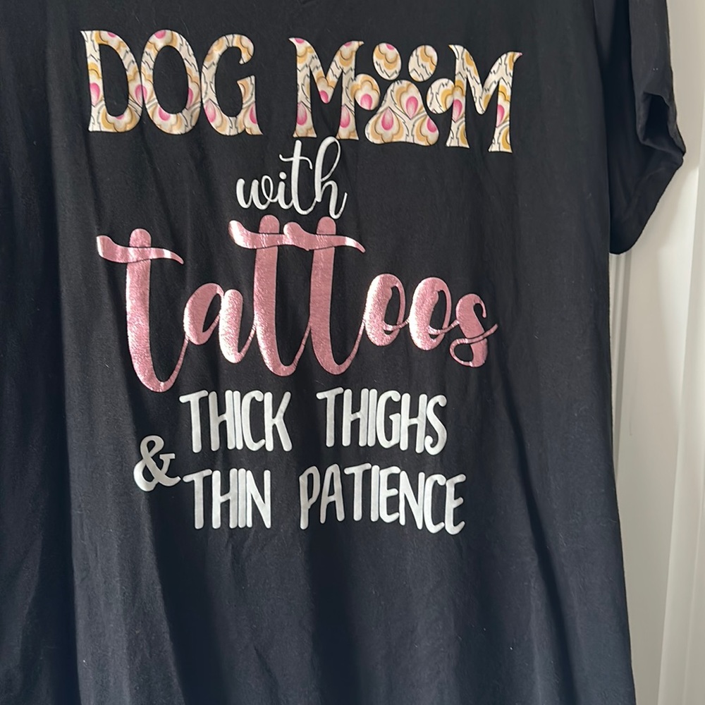 Women’s XL dog mom Tshirt